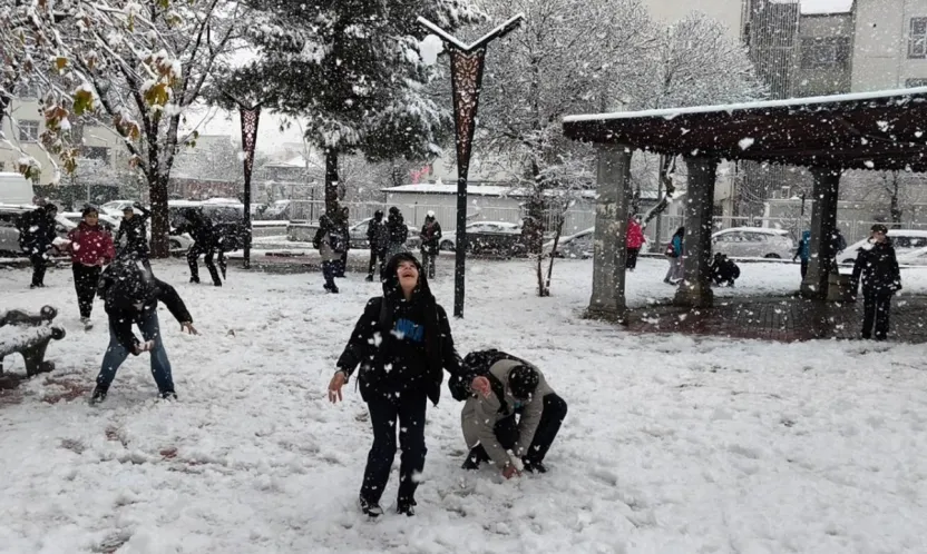 Olumsuz Hava Koşulları Nedeniyle Birçok İlde Eğitim-Öğretime Ara Verildi