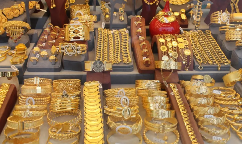 Ons Altın 4.209 Dolara Geriledi: Piyasalarda Belirsizlik Hâkim