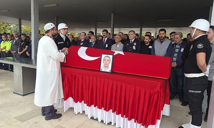 Polis memuru Orhan Gazi Yetiş son yolculuğuna uğurlandı