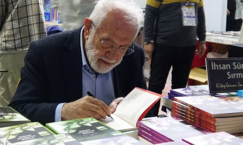 Prof. Dr. Sırma: 'İnternet ve Dijital Materyaller Kültüre Dinamit Tuttu'