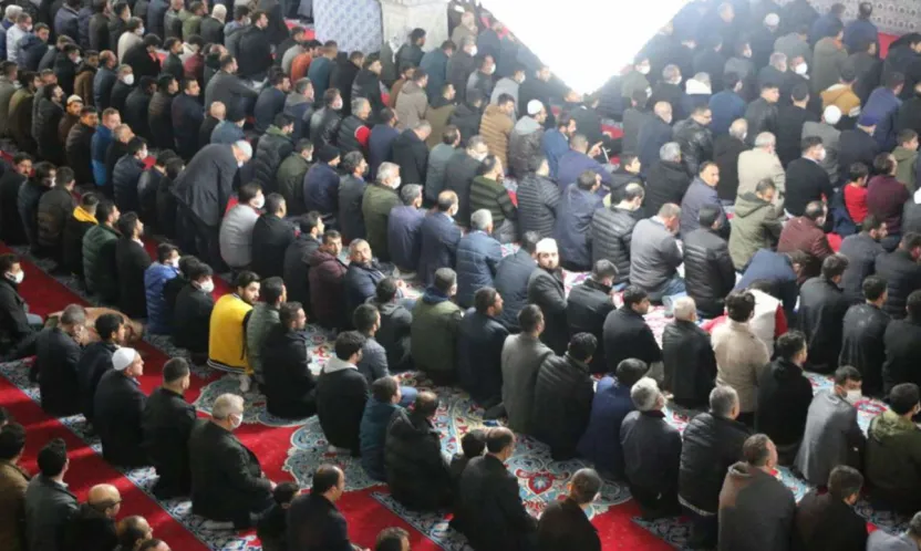 Regaib Kandili yarın idrak edilecek