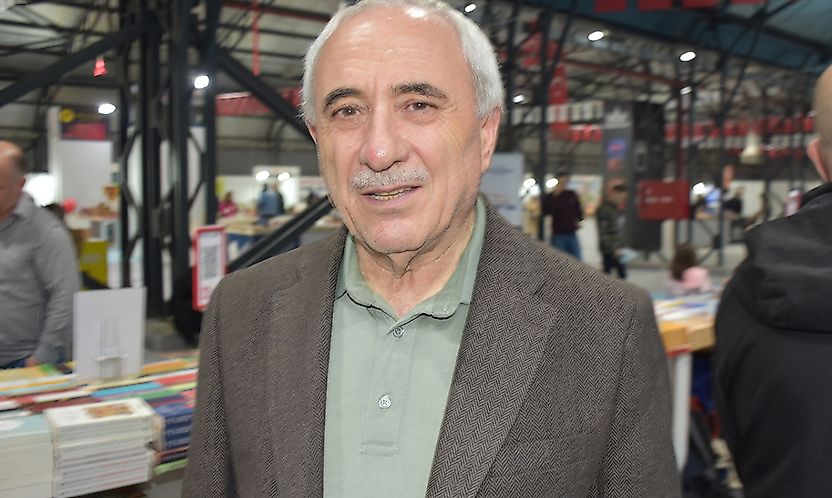 Şair Nurullah Genç: Geçmişi bilmeyen bugünü anlayamaz