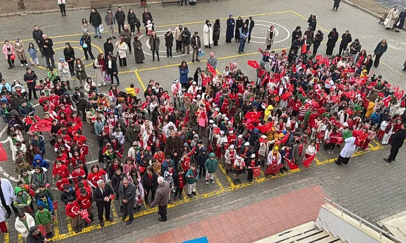 Selahaddin Eyyubi İlkokulu'nda Bayraklarla İkinci Dönem Coşkusu