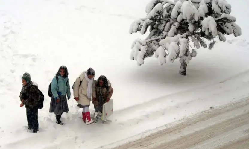 Şiddetli Kar Yağışı Nedeniyle 25 İlde Eğitime Ara Verildi