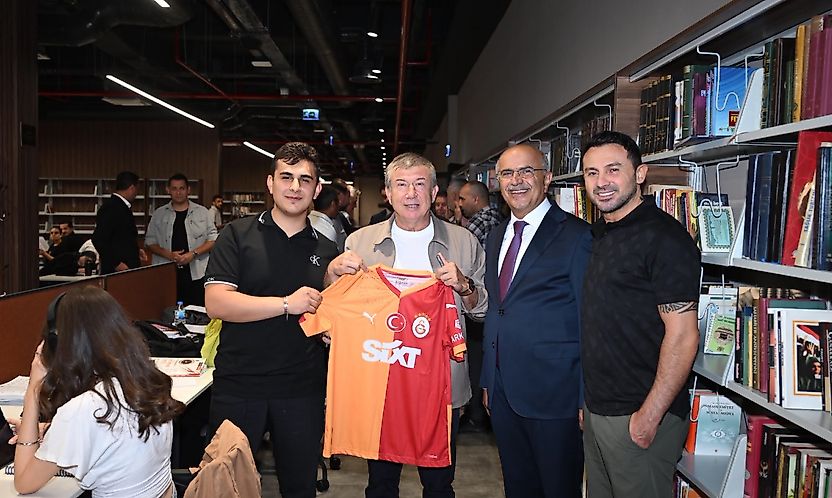 Spor Dünyasının Ünlü İsimlerinden Başkan Er'e Övgü