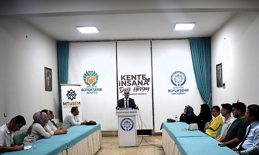 STK'larda Gönüllülük ve Zaman Yönetimi Masaya Yatırıldı