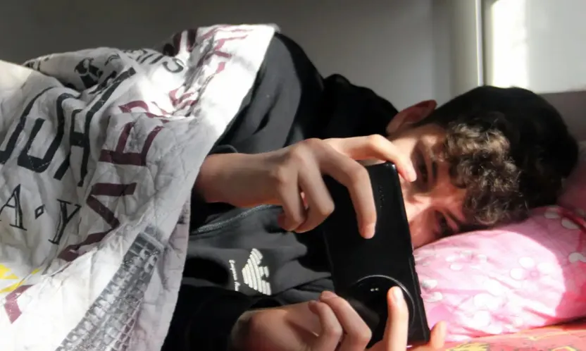 Telefondan uzak kalma korkusu psikolojiyi bozuyor!