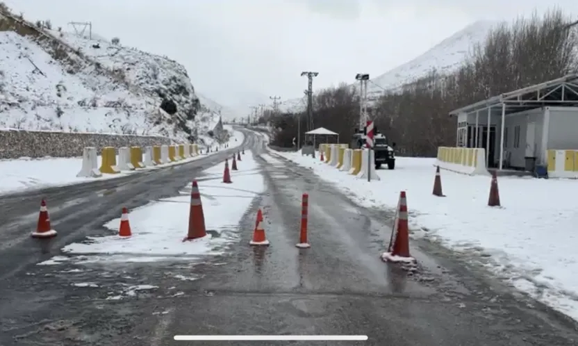 Tipi Hayatı Felç Etti: Darende–Gürün Karayolu Araç Geçişine Kapatıldı