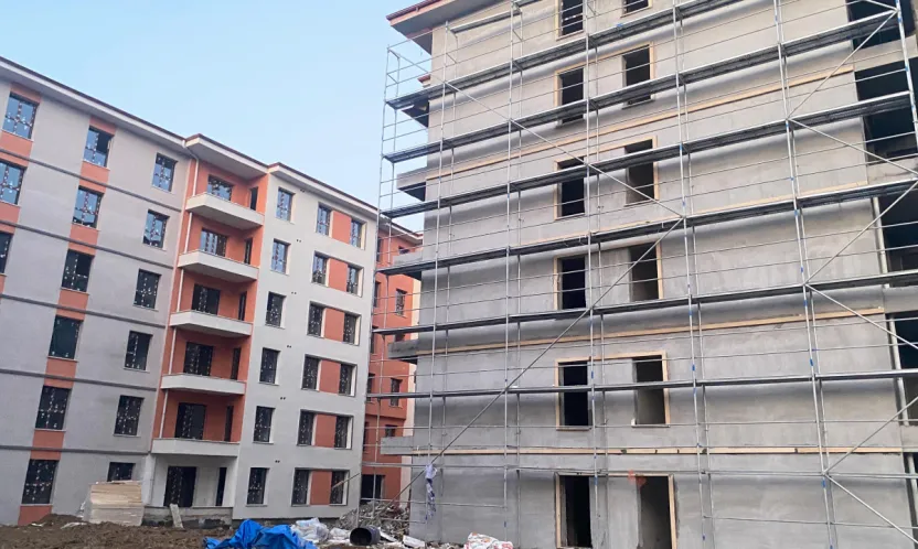 TOKİ İnşaatında Kaza: Genç İşçi Yüksekten Düştü