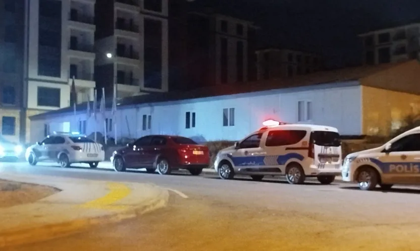 TOKİ Şantiyesinde Silahlı İntihar Girişimi: 24 Yaşındaki İşçi Hastaneye Kaldırıldı