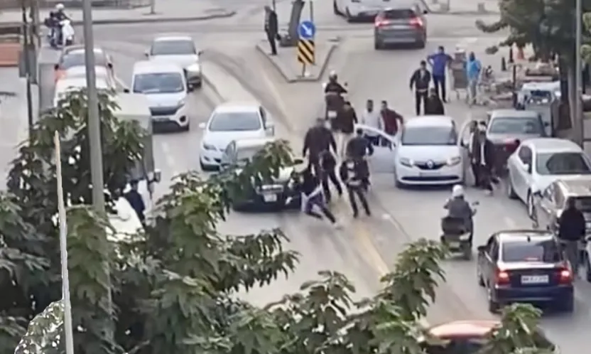 Trafikte Yaşanan Kavga Cep Telefonu Kamerasına yansıdı