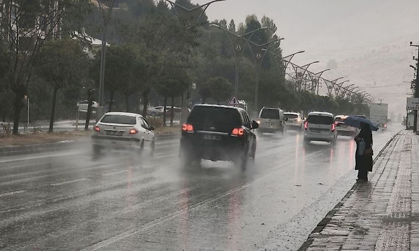 Türkiye genelinde yağışlı hava: 19 bölgede kuvvetli yağış alarmı