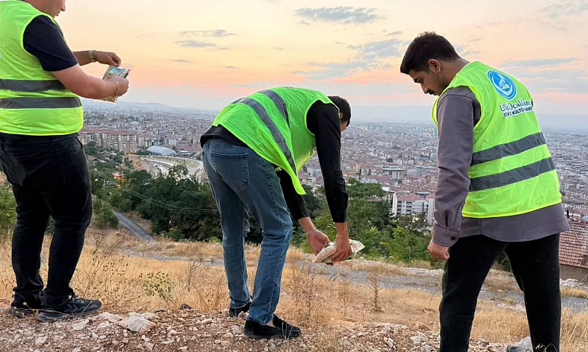 Ülkü Ocakları Malatya'dan Anlamlı Mesaj: 'Kuşlar Aç Kaldı Demesinler'