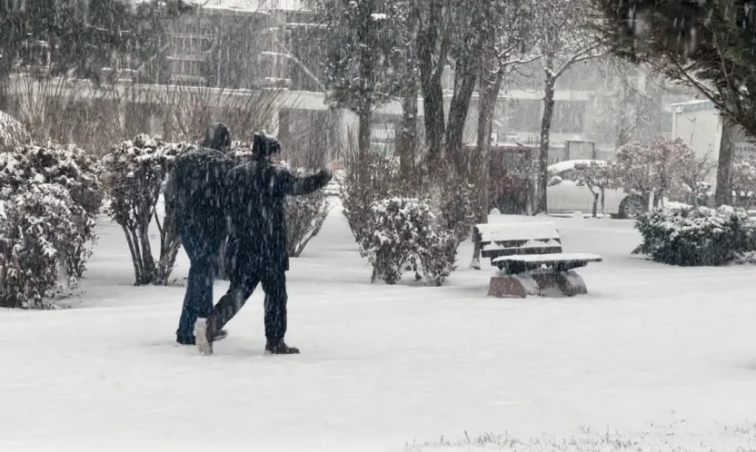 Vali Yavuz'dan Kar Uyarısı: Zorunlu Olmadıkça Yola Çıkmayın
