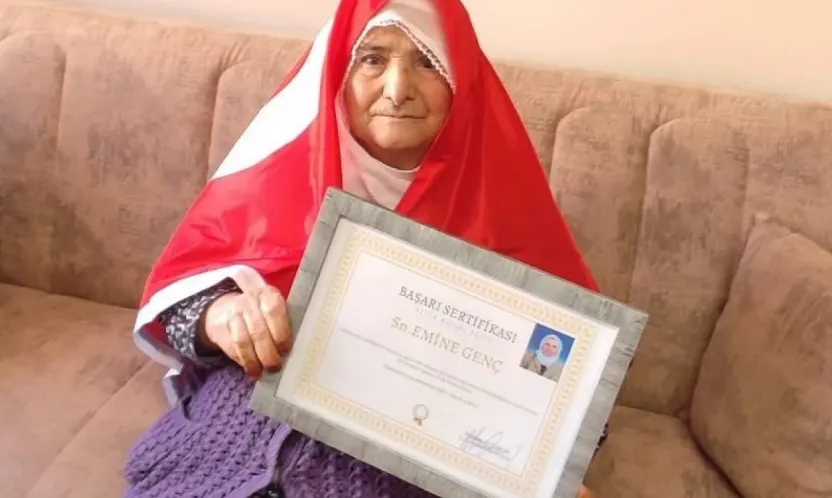 Yaş Engel Olmadı: Emine Genç 88 Yaşında Okuma Yazma Öğrendi
