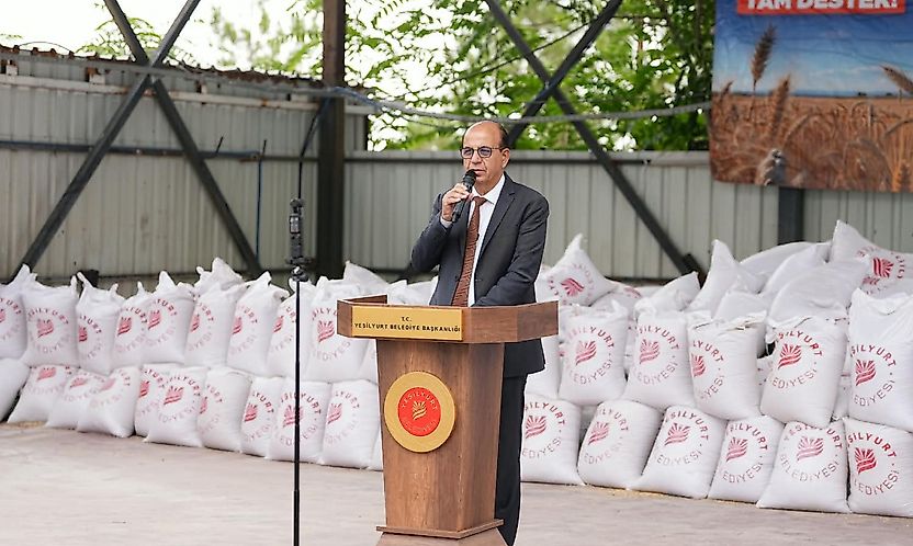Yeşilyurt Belediyesi'nden Üreticilere 60 Ton Arpa Desteği!