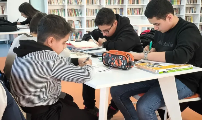 Yeşilyurt'ta Eğitime Değer Katan Merkez: Çilesiz Kütüphanesi