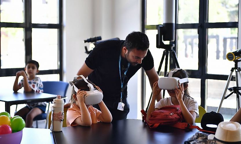 Yeşilyurt'ta Geleceğin Mühendisleri Yetişiyor! 1.500 Öğrenci Bilimle Buluştu