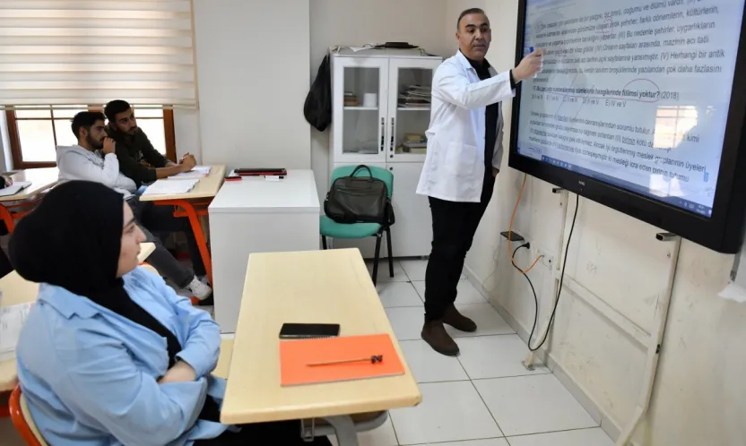 Yeşilyurt'ta Öğrencilere Ara Tatilde Ücretsiz LGS ve DYK Hazırlık Kursları!