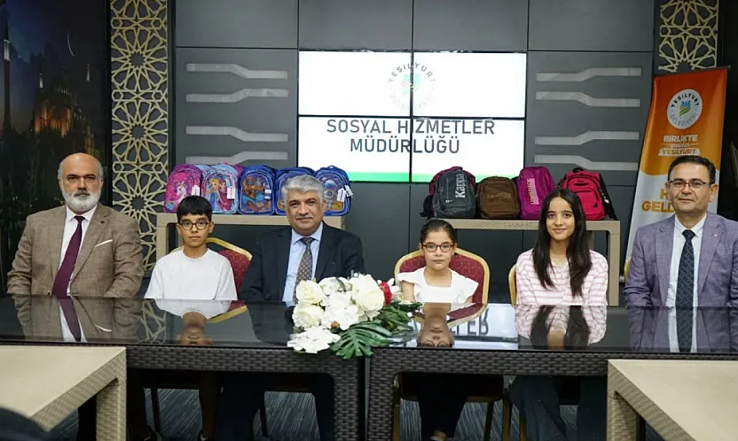 Yeşilyurt'ta Öğrencilerin Yüzünü Güldüren Eğitim Desteği