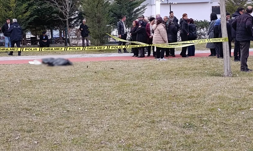 Yeşilyurt'ta Sokak Ortasında Kalp Krizi