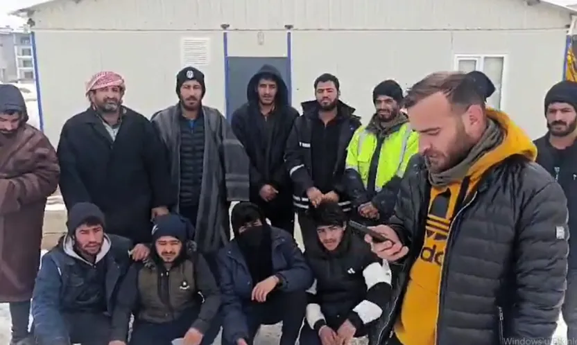 Yeşilyurt'ta TOKİ Emlak Konut Şantiyesinde İşçilerden İş Bırakma Eylemi