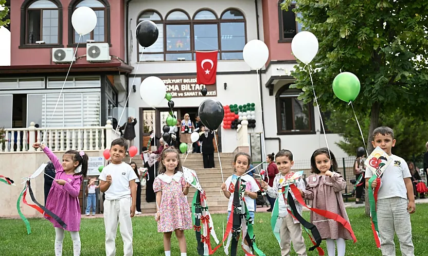 Yeşilyurt'ta Uçurtmalar Gazze'deki Çocuklar İçin Gökyüzüne Yükseldi