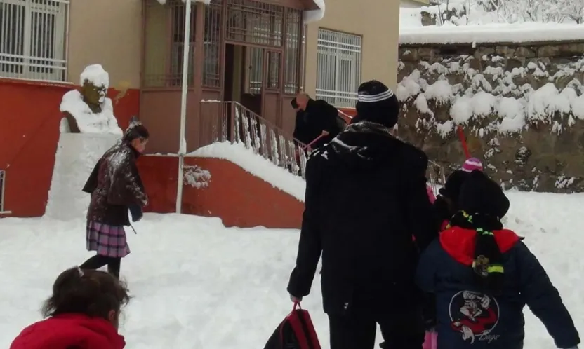 Yoğun Kar ve Don Riski: 19 İlde Eğitime Ara